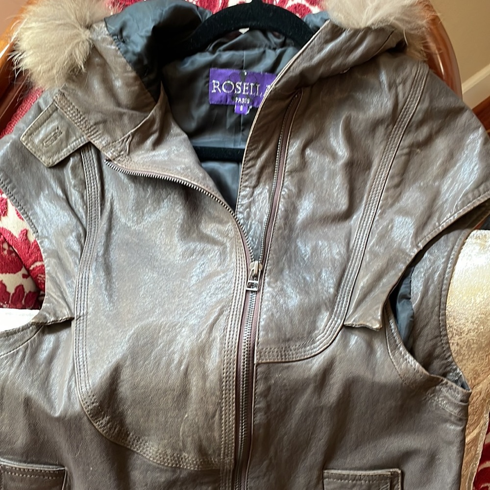 Beautiful lether long vest with fur hoodie - Picture 3 of 5